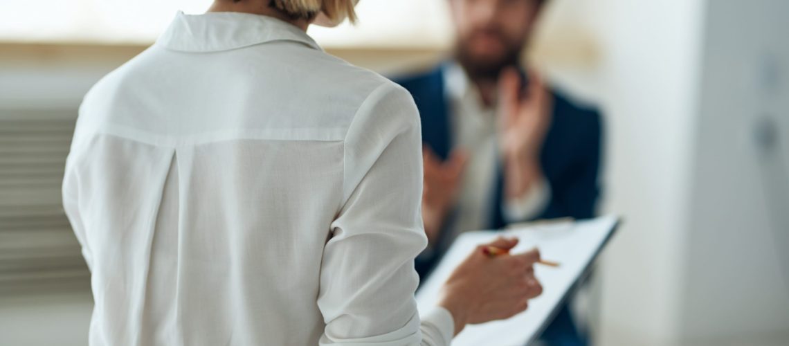 transtornos de personalidade são um grupo de doenças mentais em que os traços emocionais e comportamentais de uma pessoa